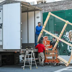 Mover tip calculator — moving company gratuity guide