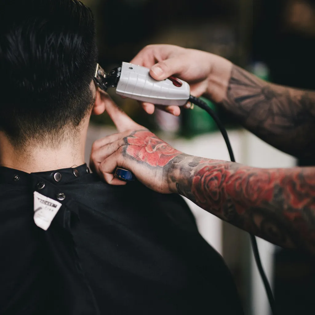 Hair salon tip calculator — haircut, color and styling gratuity guide